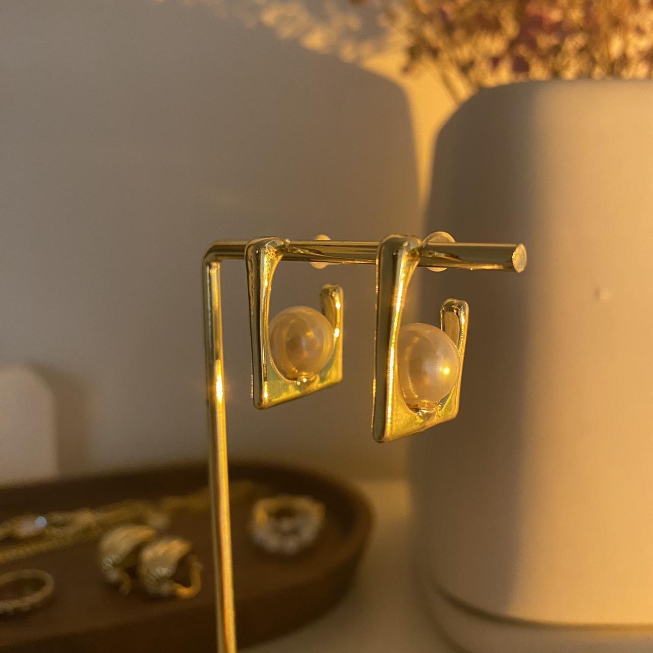 Elise pearl gold hoop stud earrings