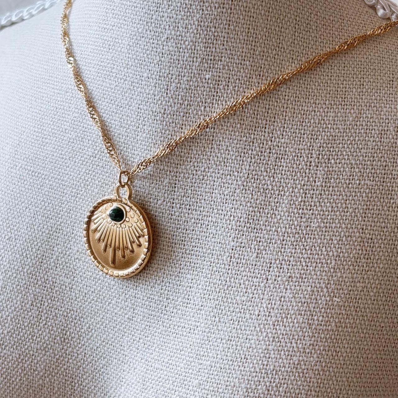 Fleurette Engraved Malachite Gold Pendant Necklace