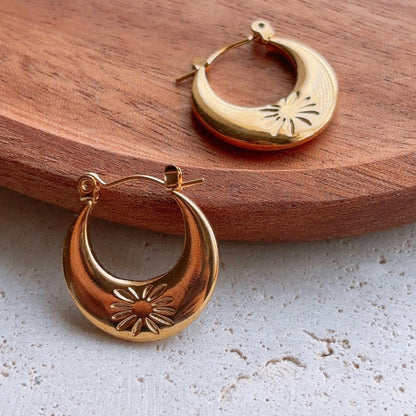 Flower dance gold hoop earring