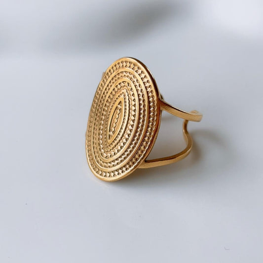 Gold medallion textured ring