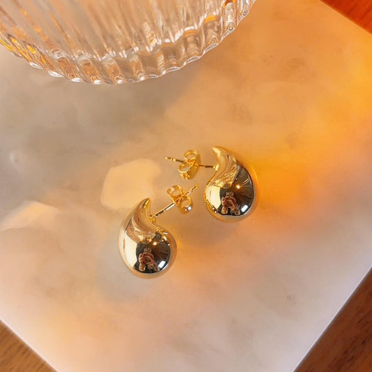 Hailey teardrop polished gold stud earrings