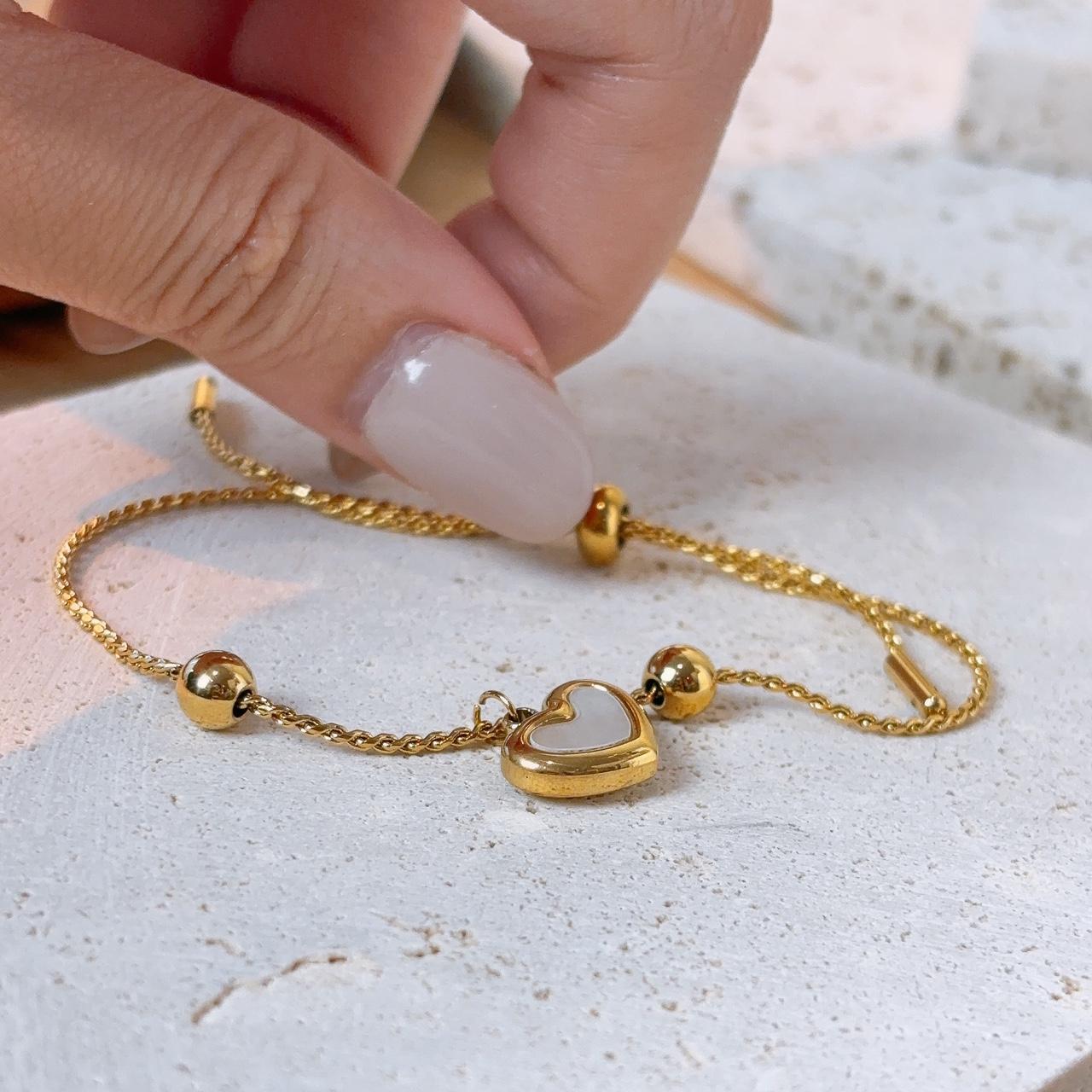 Heart shell gold bracelet