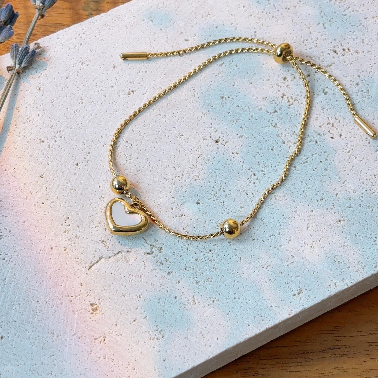 Heart shell gold bracelet