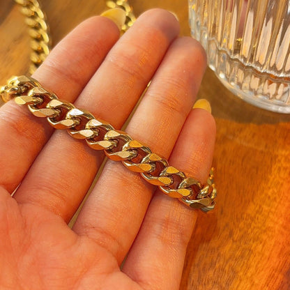 Helena gold chunky curb chain necklace