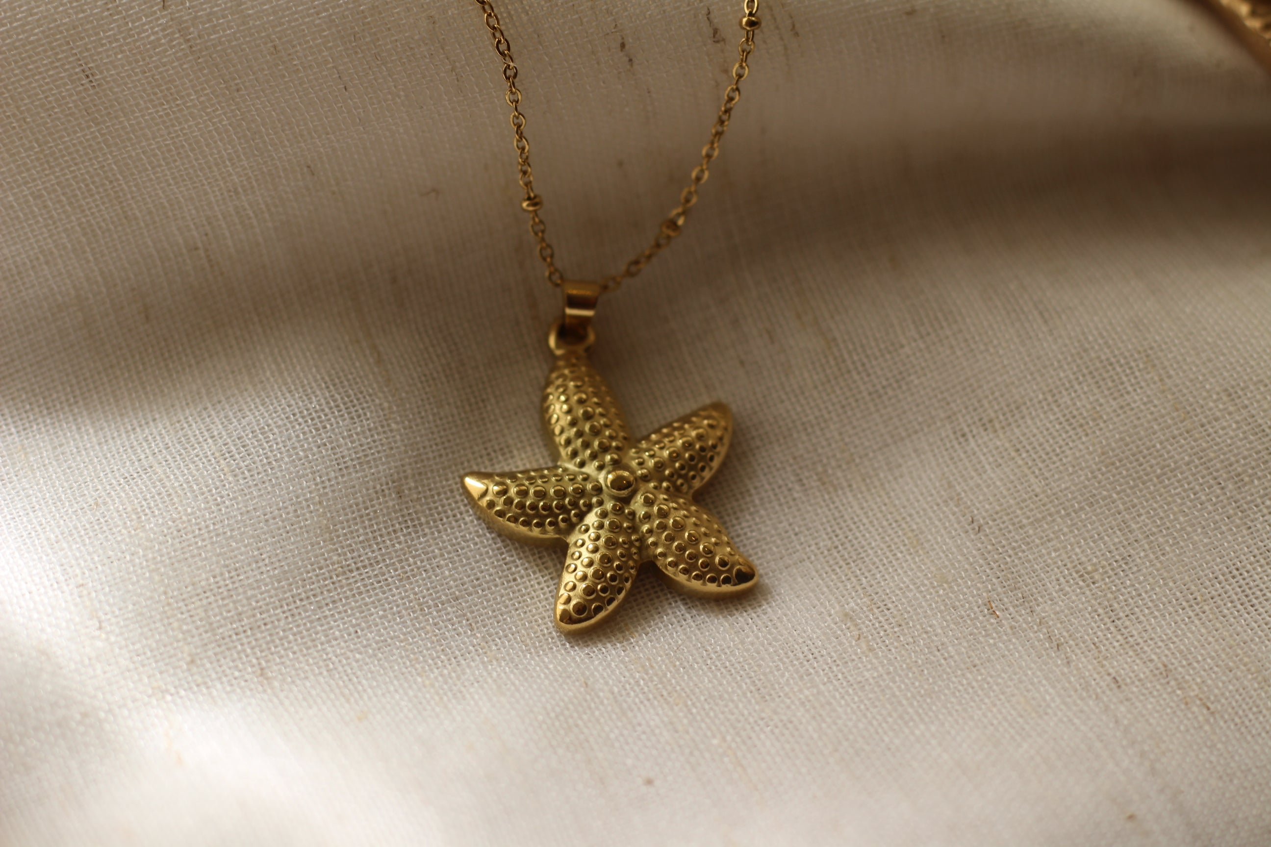 Golden Tide Starfish Gold Necklace