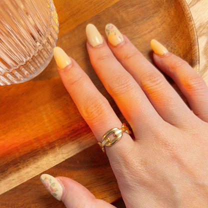 Jonia chunky gold chain ring