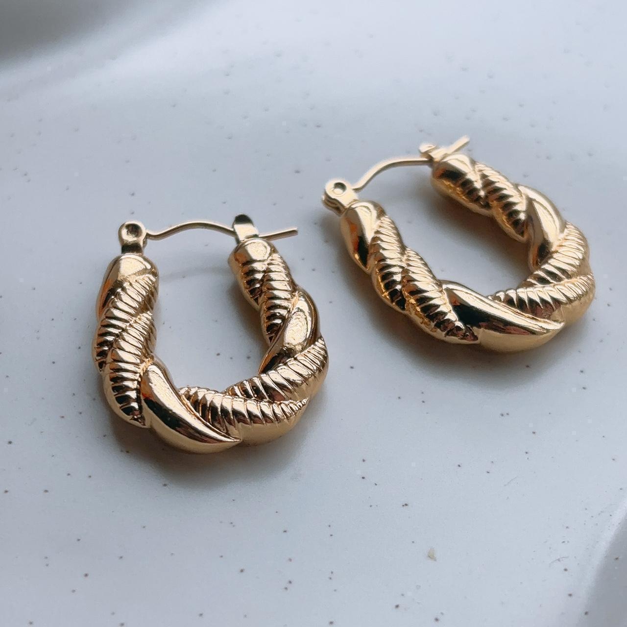 Leia textured gold hoop earring