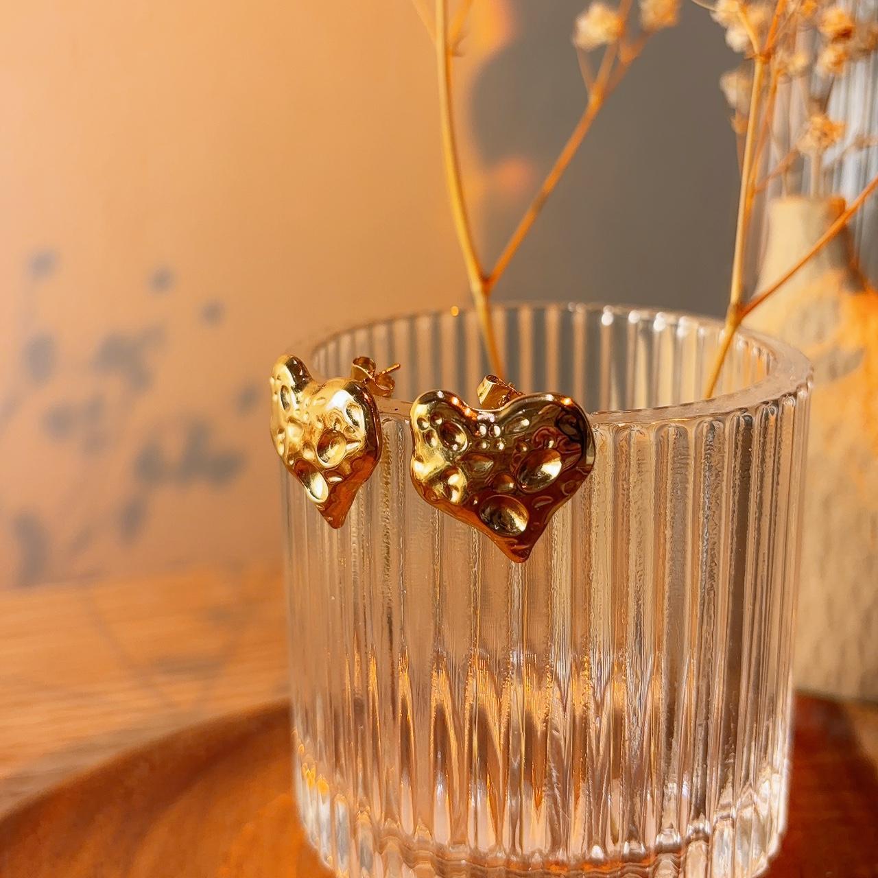 Marie heart gold hammered stud earrings