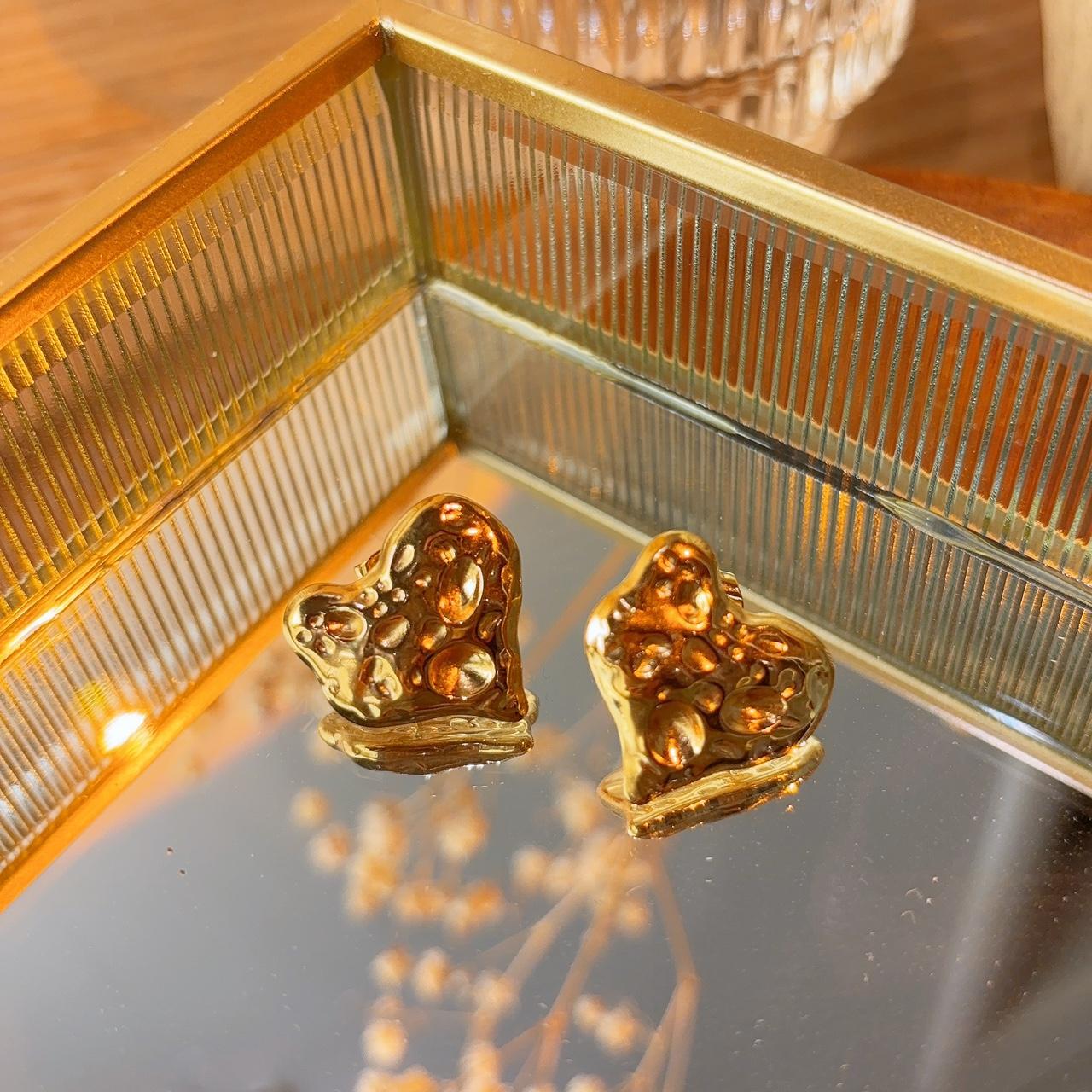 Marie Heart Gold Hammered Stud Earrings