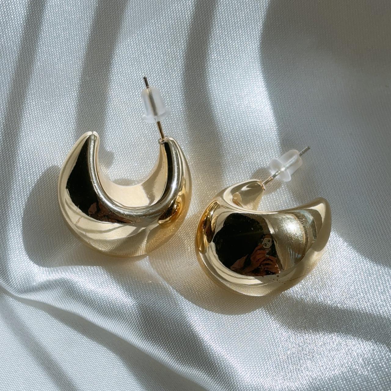 Moon chunky polished gold stud earrings