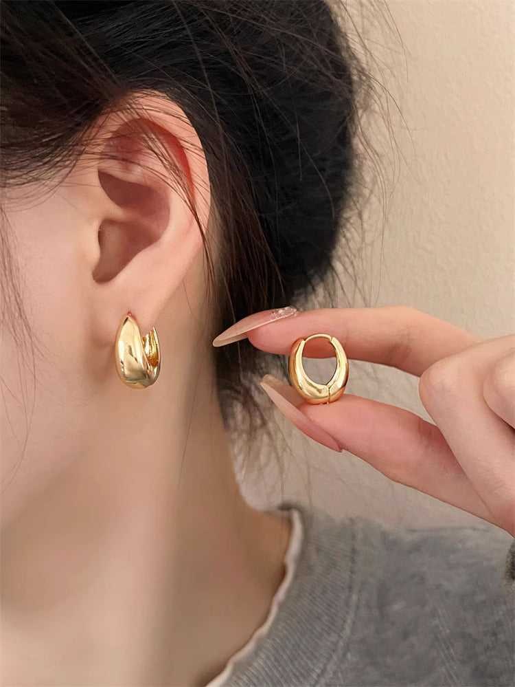 Chelsea gold hoop earrings