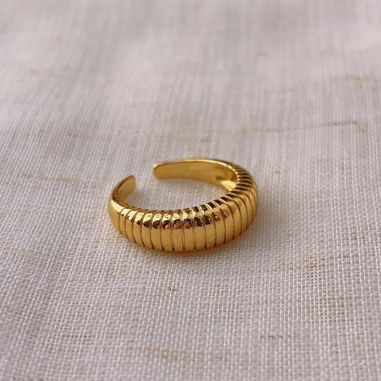 Dora Reeded Gold Open Ring
