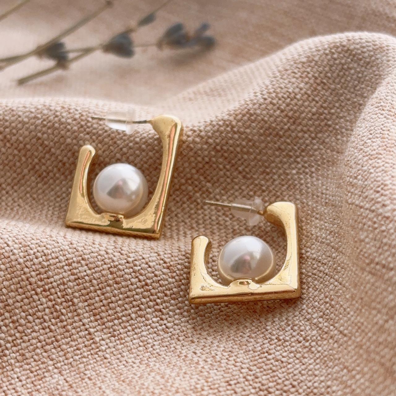 Elise Pearl Gold Hoop Stud Earrings