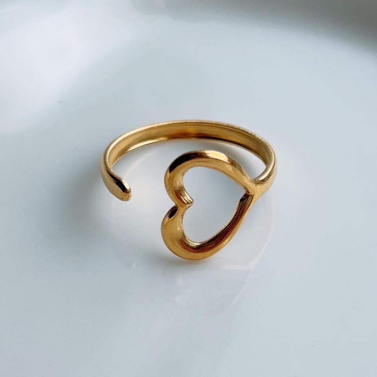 Tale of love gold ring