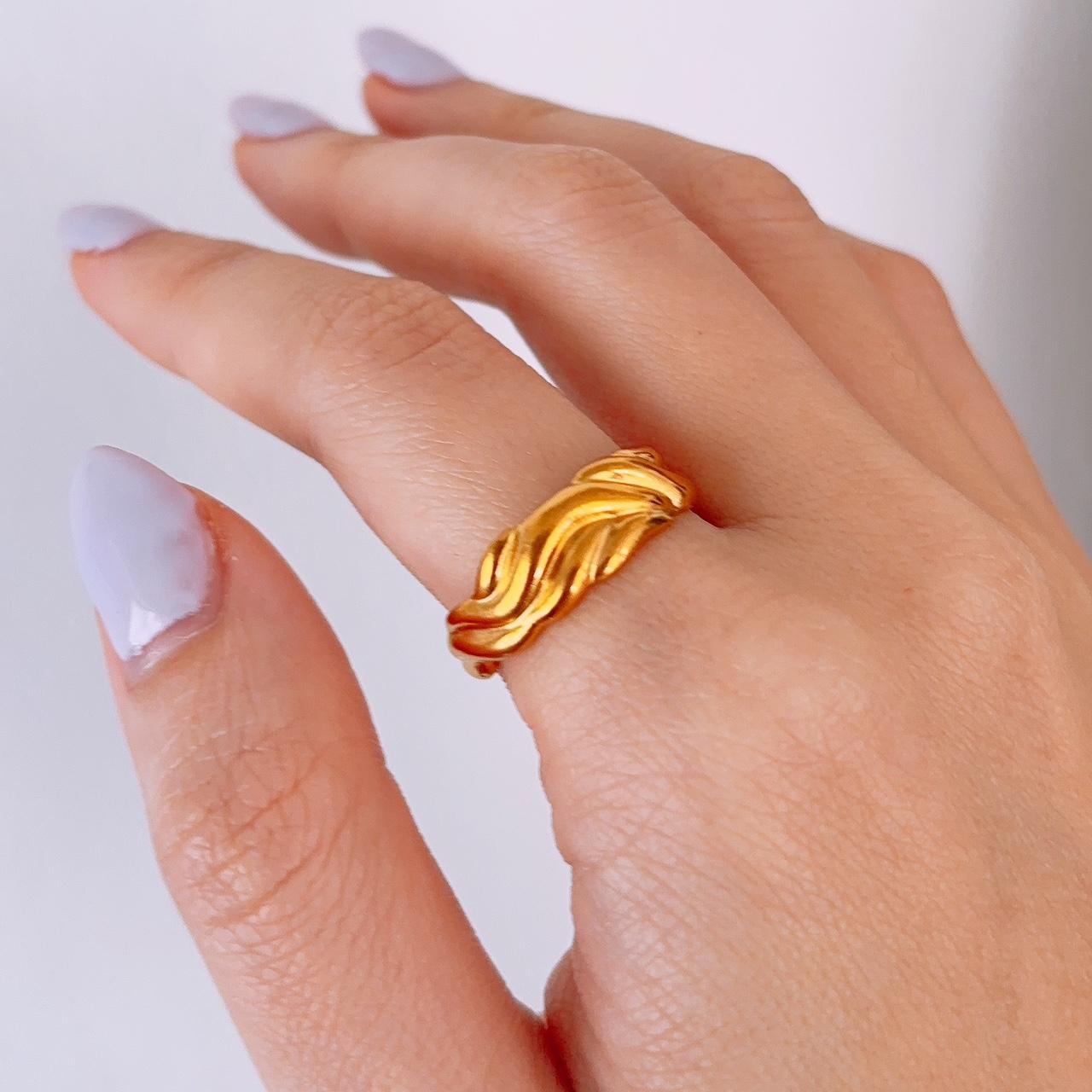 Gianna twisted wave gold open ring