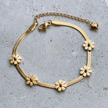 Ditsy Daisy snake chain gold bracelet