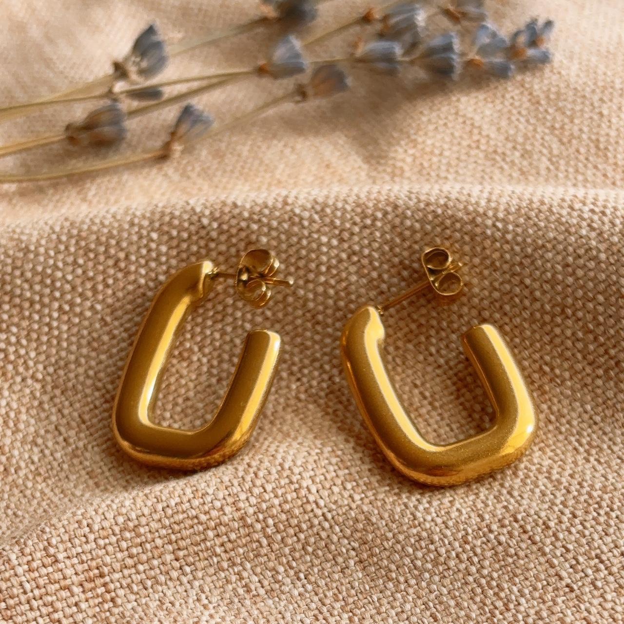 Polished hoop stud earring