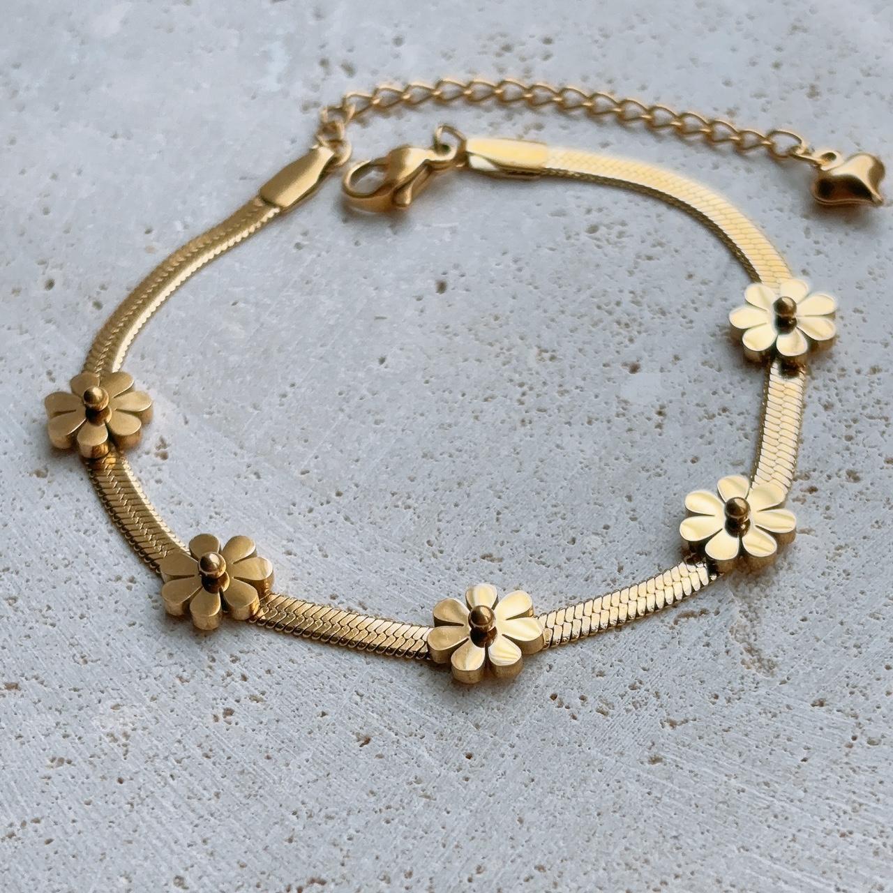 Ditsy Daisy Snake Chain Gold Bracelet