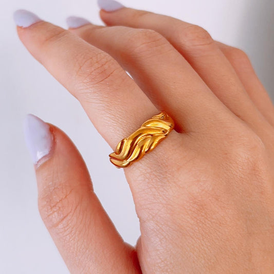 Gianna twisted wave gold open ring