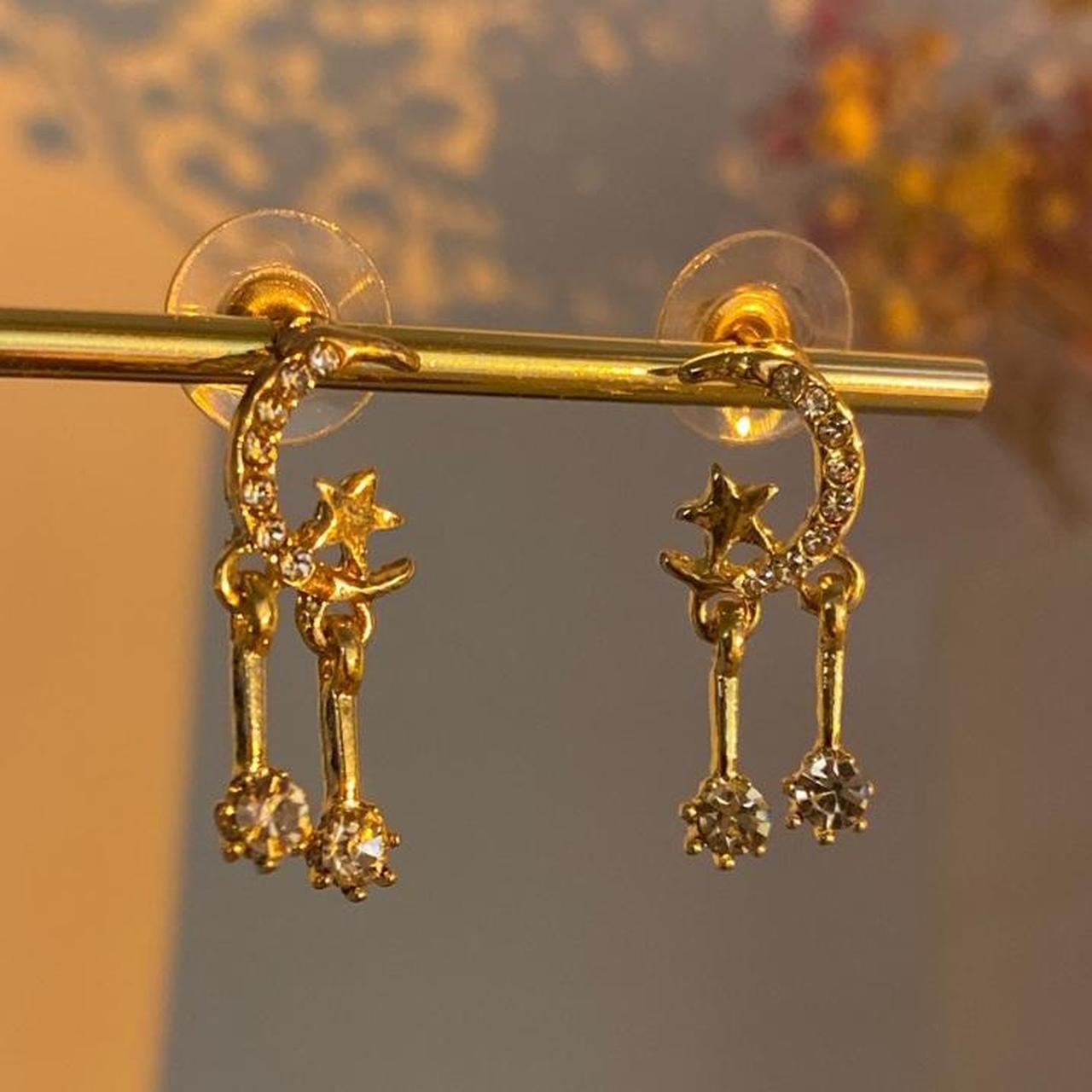 Dream of stars dangle earrings