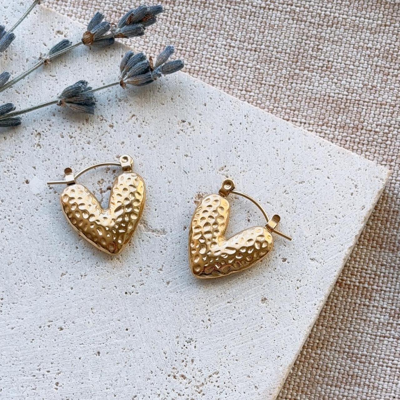 Hammered heart hoop earrings