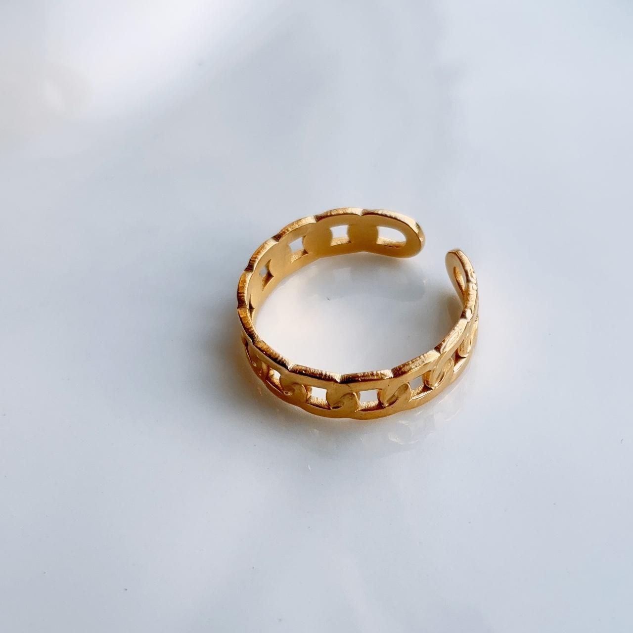 Aleka gold link chain ring