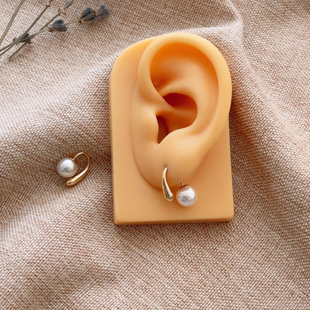 Heart of Pearl polished stud earrings