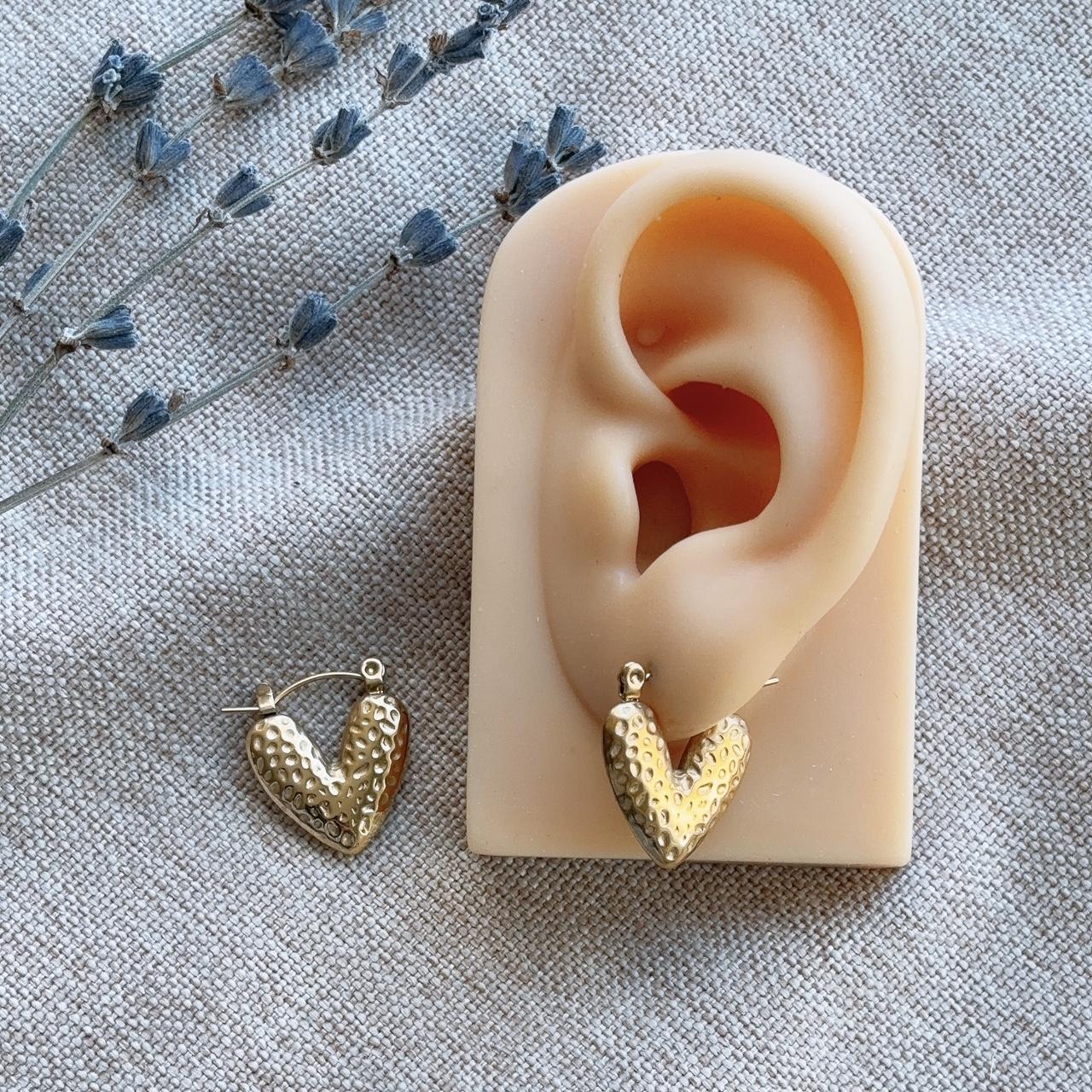 Hammered heart hoop earrings