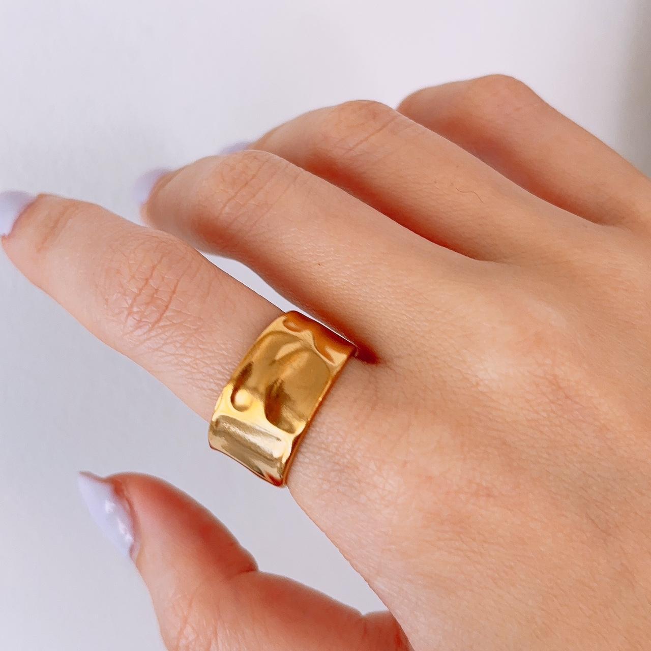 Cora gold hammered chunky open ring