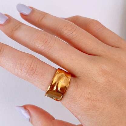 Cora gold hammered chunky open ring