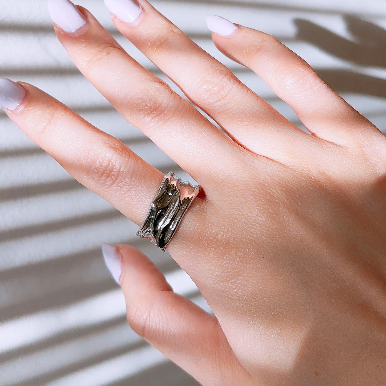 Medusa wave silver chunky ring