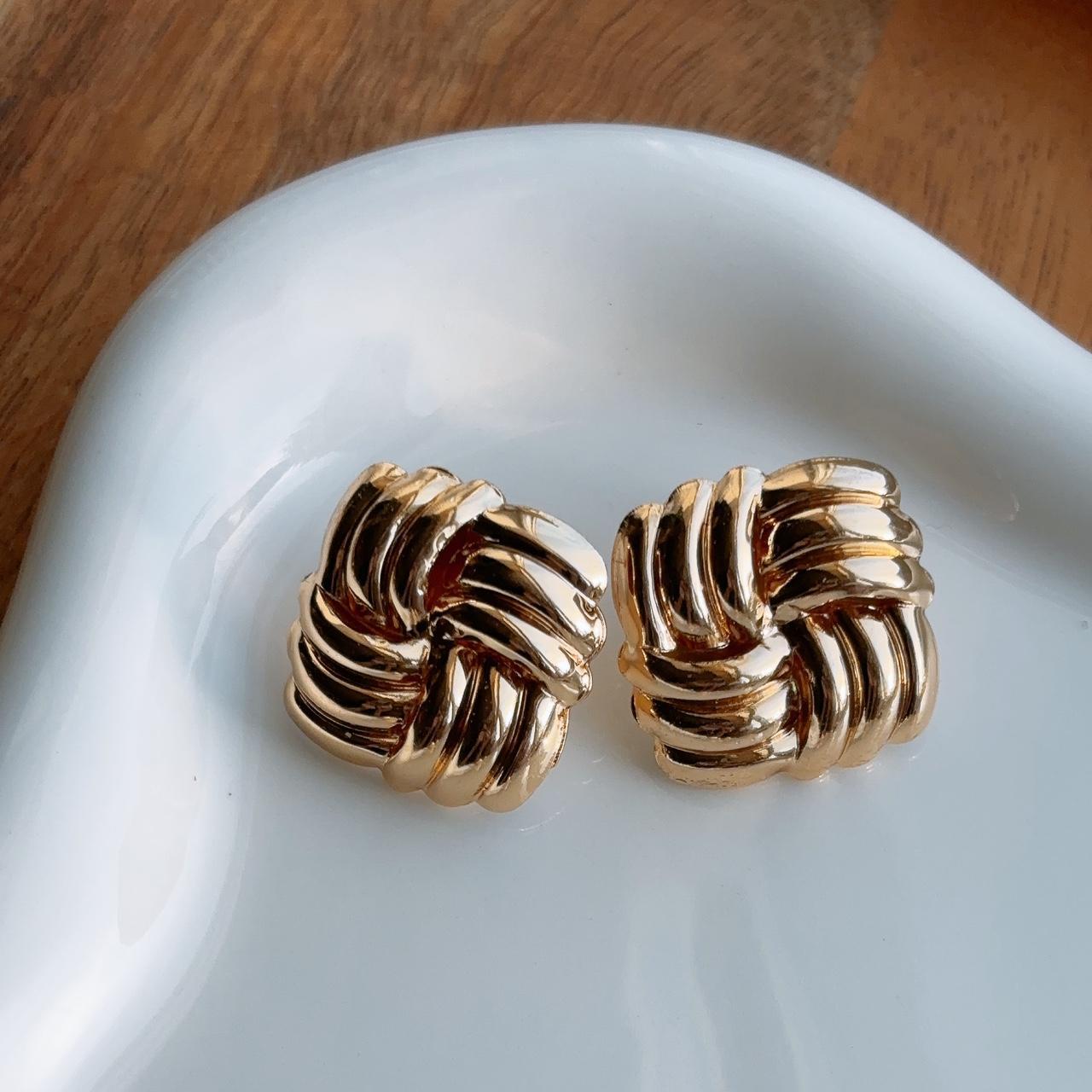 Kallie Gold Stud Earrings