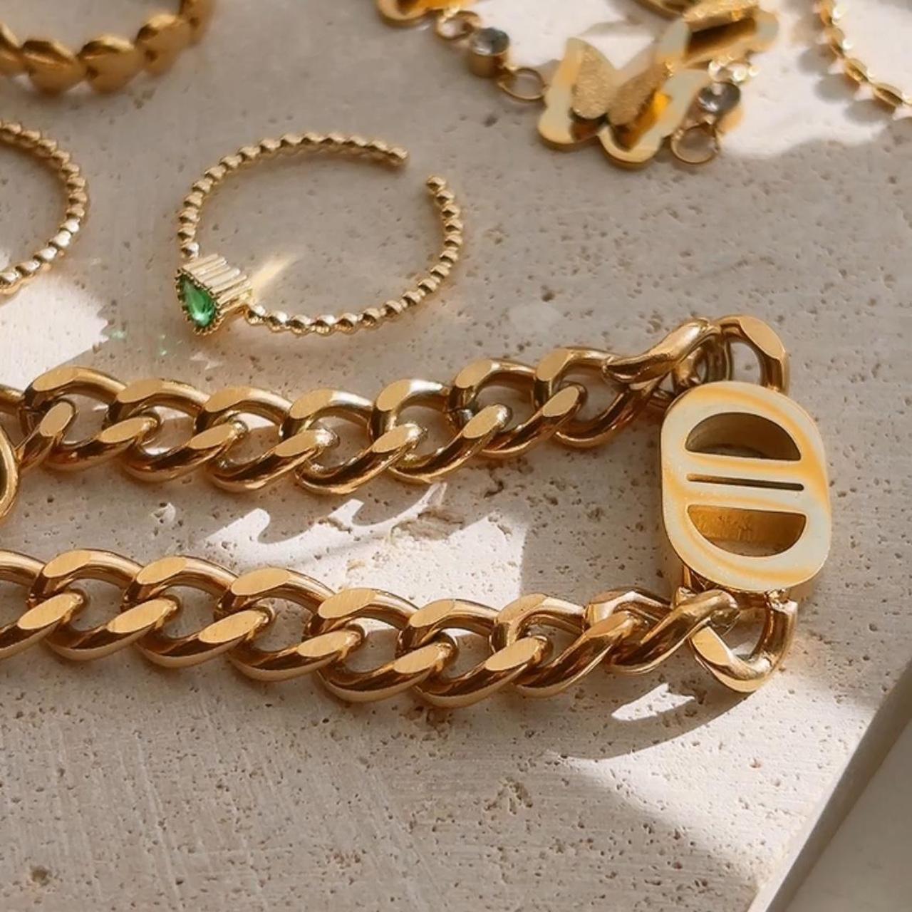 Dyanne Buckle Chunky Chain Gold Bracelet