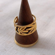 Valyrie Hollow Leaf Gold Ring