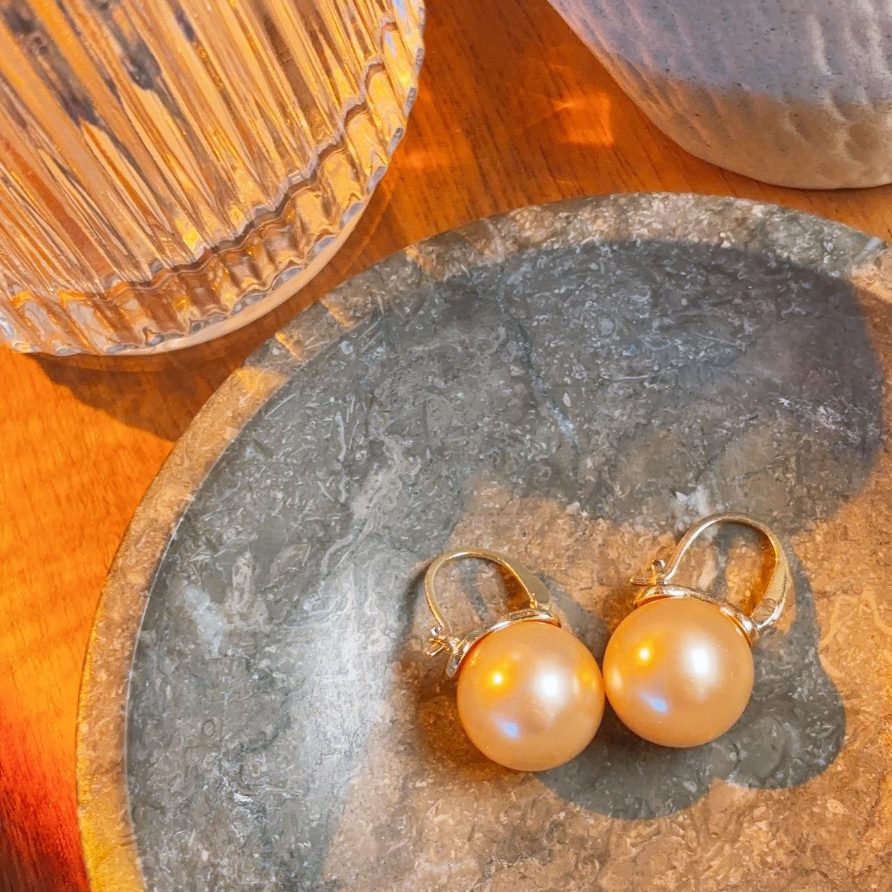 Posecco Pink golden pearl hoop earring