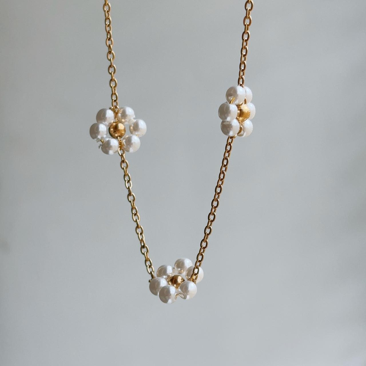 Sylvie pearl flowers gold necklace