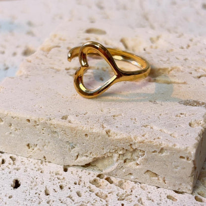 Tale of love gold ring