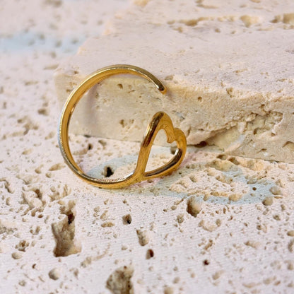 Tale of love gold ring