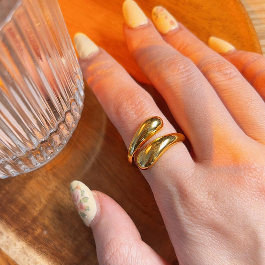 Teardrop serpent gold open ring