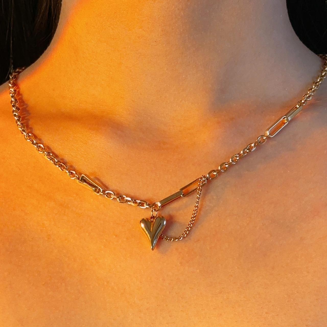 Valentine heart gold necklace