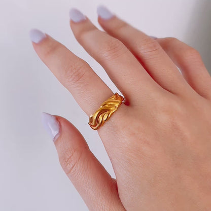 Gianna twisted wave gold open ring