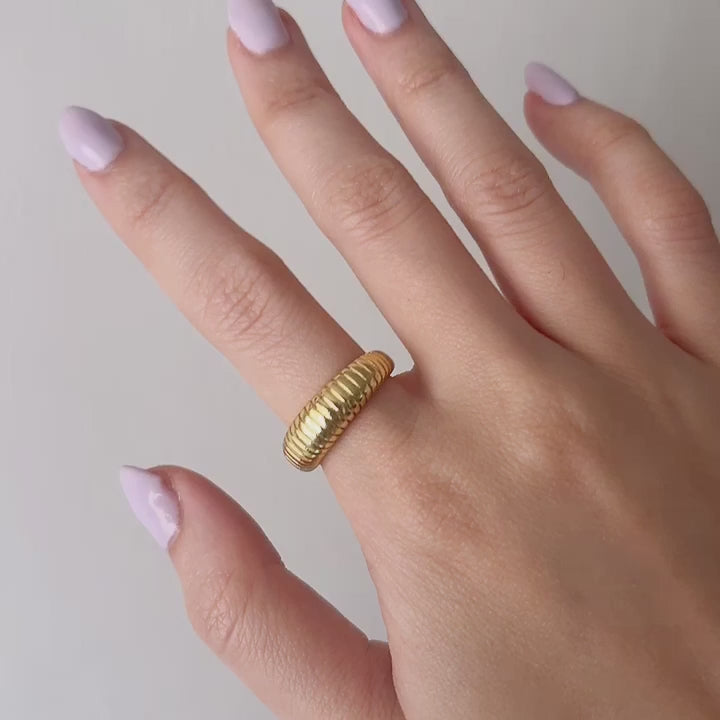 Dora Reeded Gold Open Ring